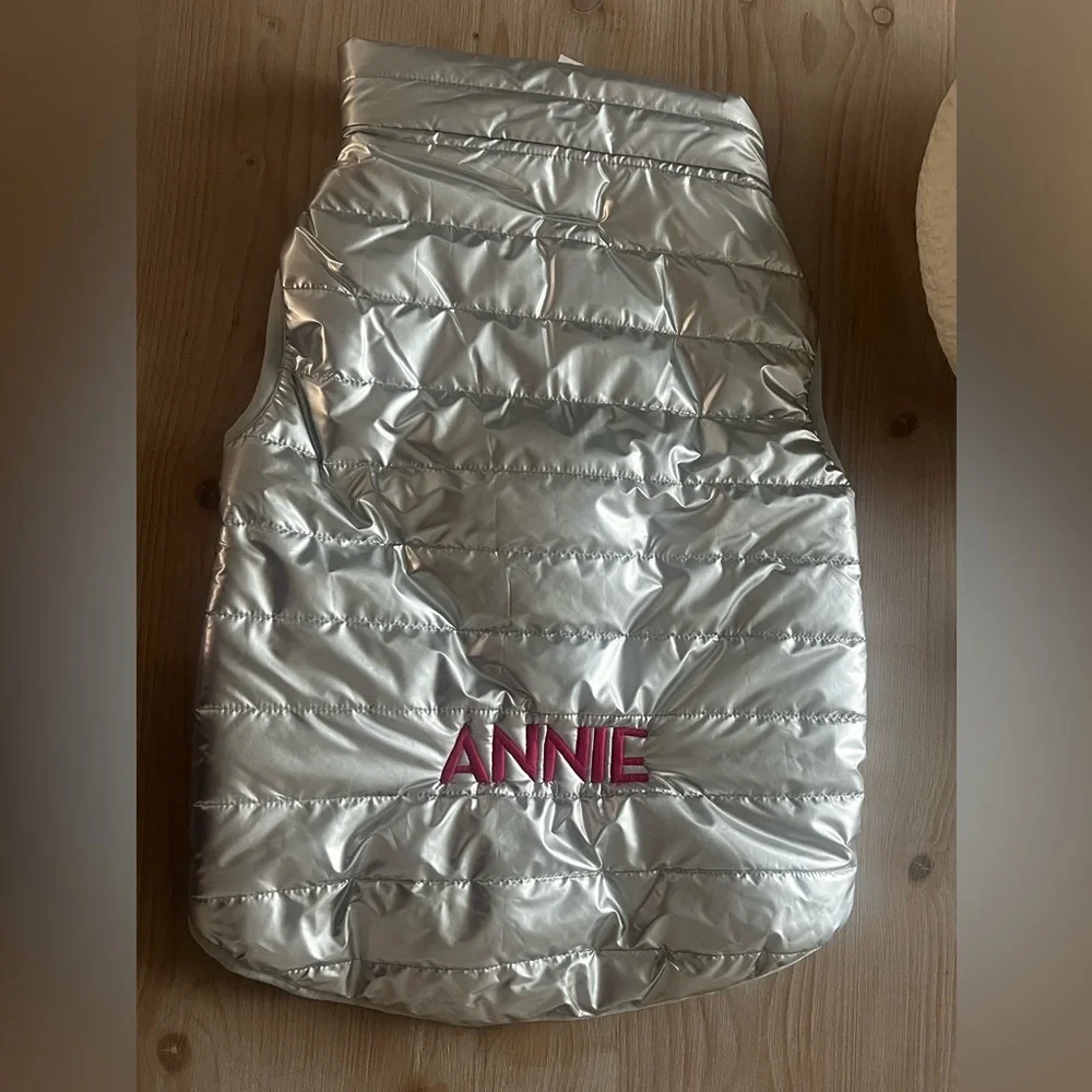 NWOT Mark & Graham Quilted Dog Puffer Lg “Annie”